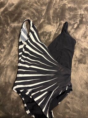 Gotten Black & White Stripe women’s One-Piece Swimsuit. Size 14